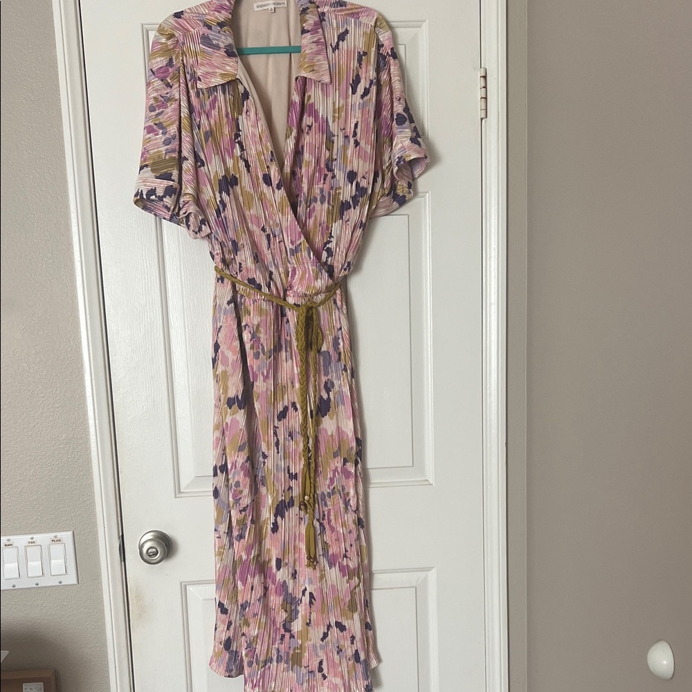 GUC Madison + Hudson spring dress size 3x. Pretty pink & purple pastels. 27x48